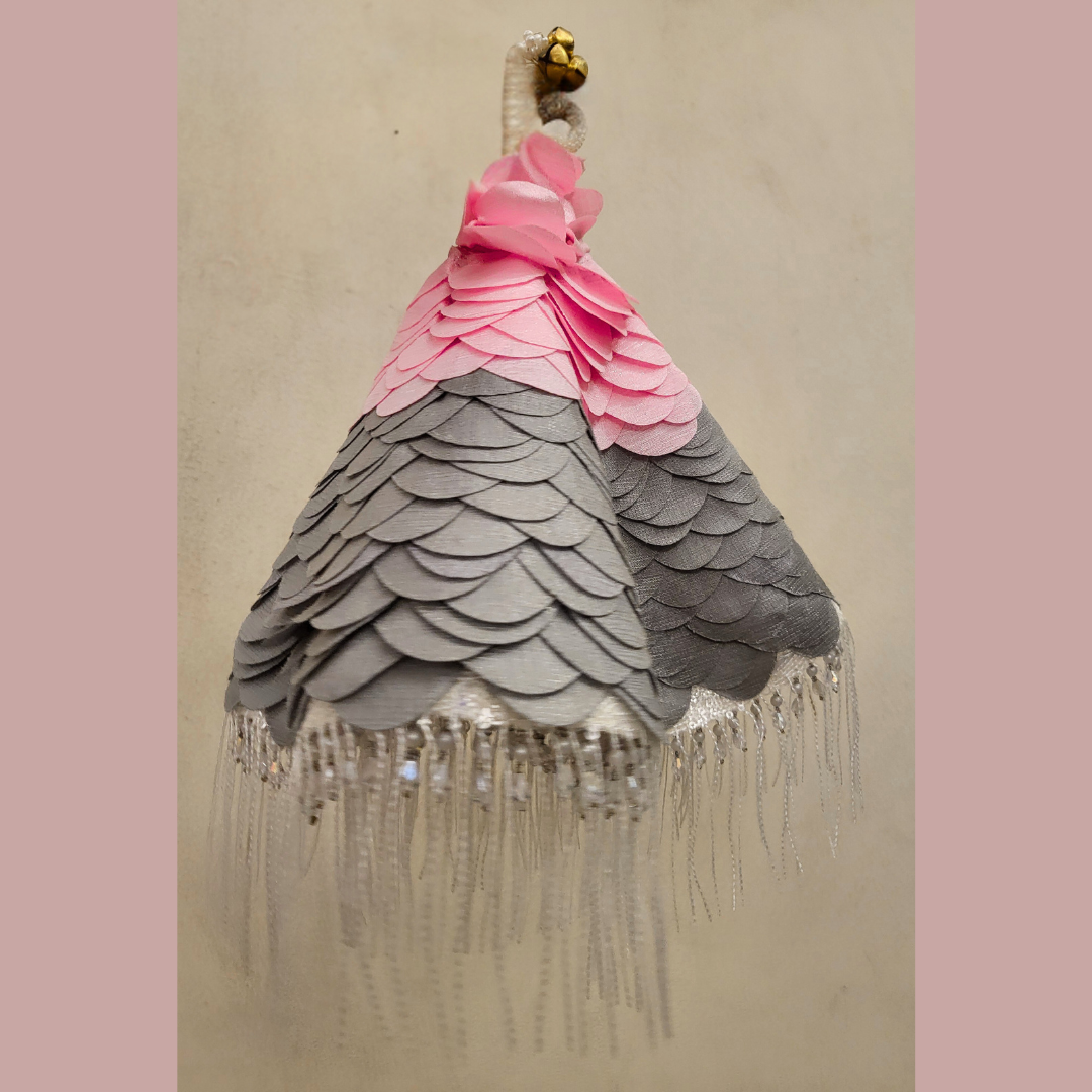 Grey thaal cover, standing view with fringe
