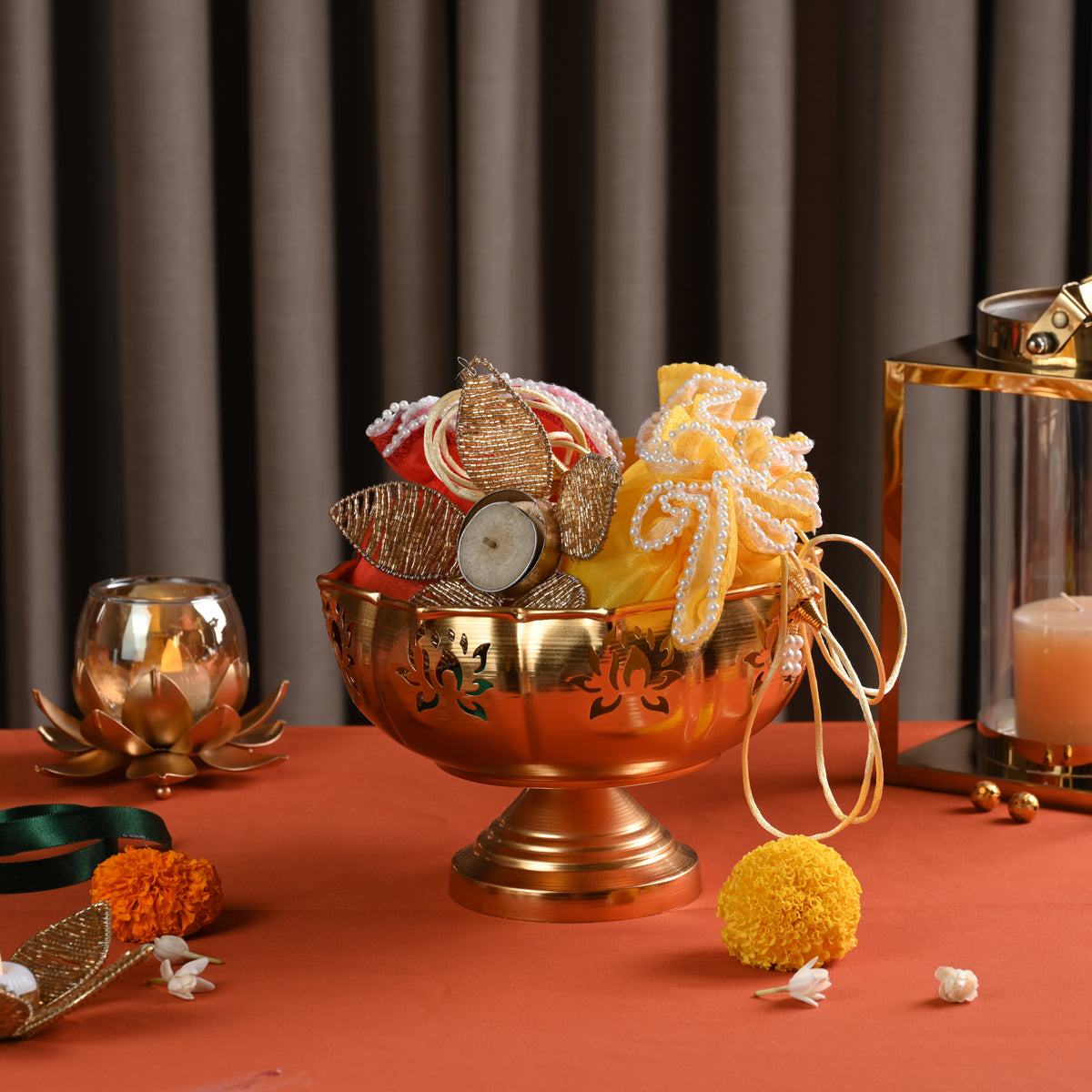 Golden Urli with Potlis