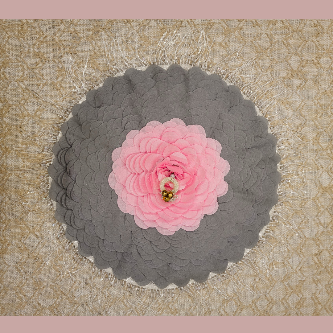 Grey thaal cover, top view