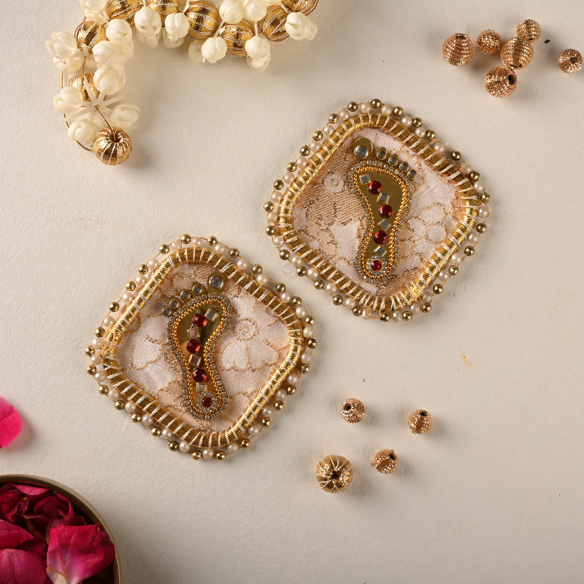Golden Kundan Charan – Square Pearl Border (Single)