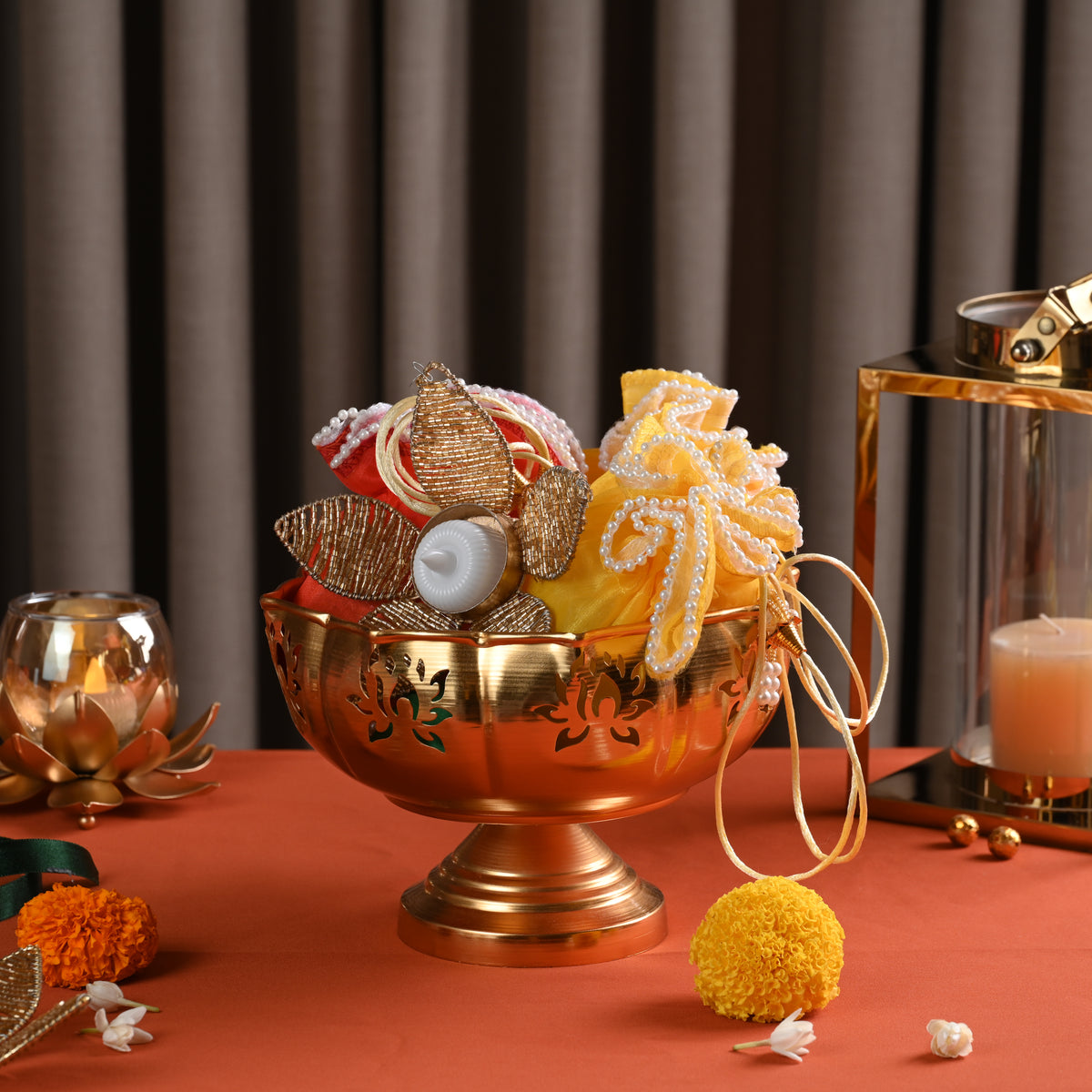 Golden Urli with Potlis